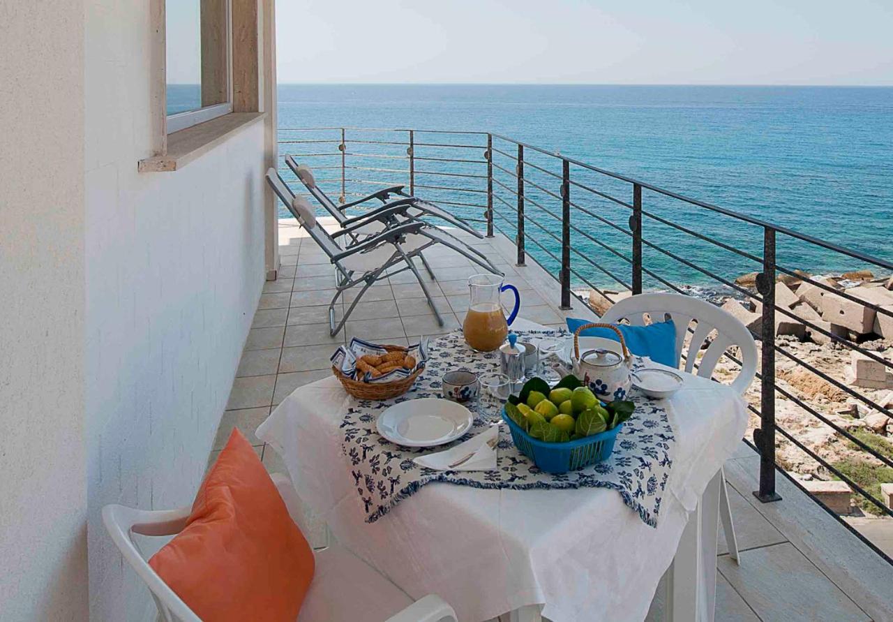 Apartment Overlooking The Sea With A View Of Old Gallipoli And The Whole Bay מראה חיצוני תמונה